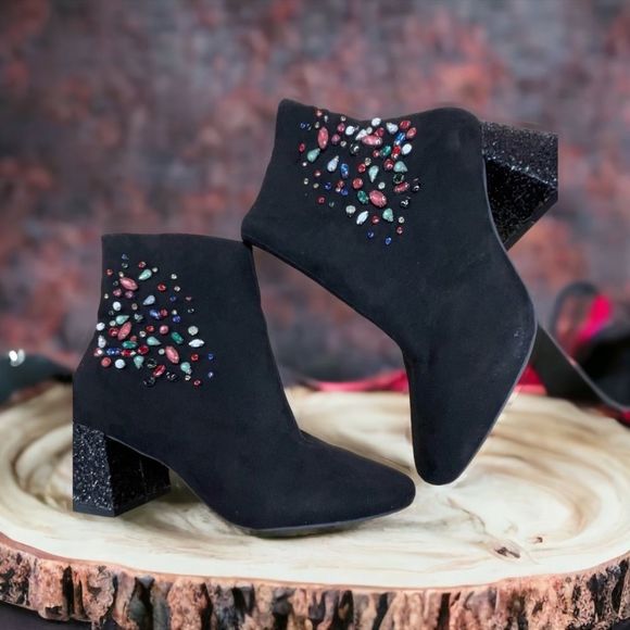 S♥️LD 💫. NIB BETSEY JOHNSON - LEA Suede Gemstone Embellished Booties♥️ - Picture 7 of 11